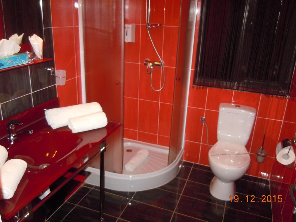 Pensiunea Marina Cîmpina Ngoại thất bức ảnh