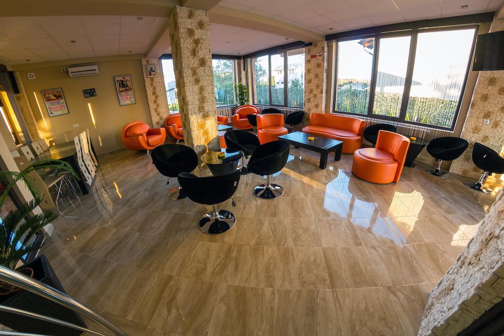 Pensiunea Marina Cîmpina Ngoại thất bức ảnh