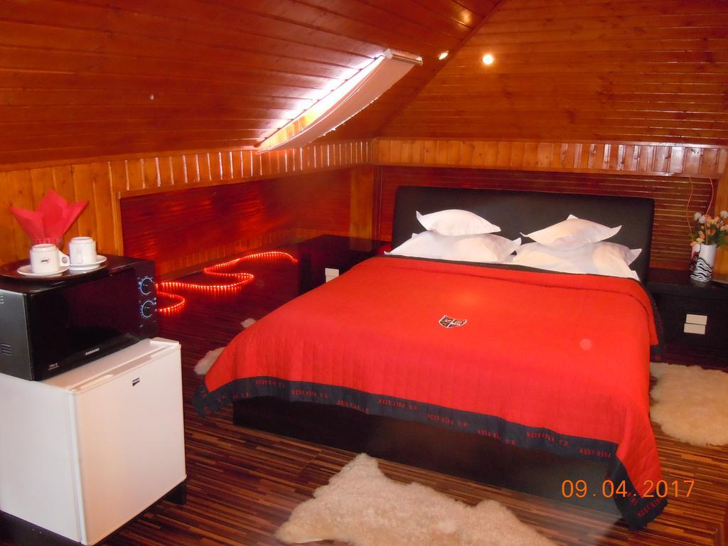 Pensiunea Marina Cîmpina Ngoại thất bức ảnh