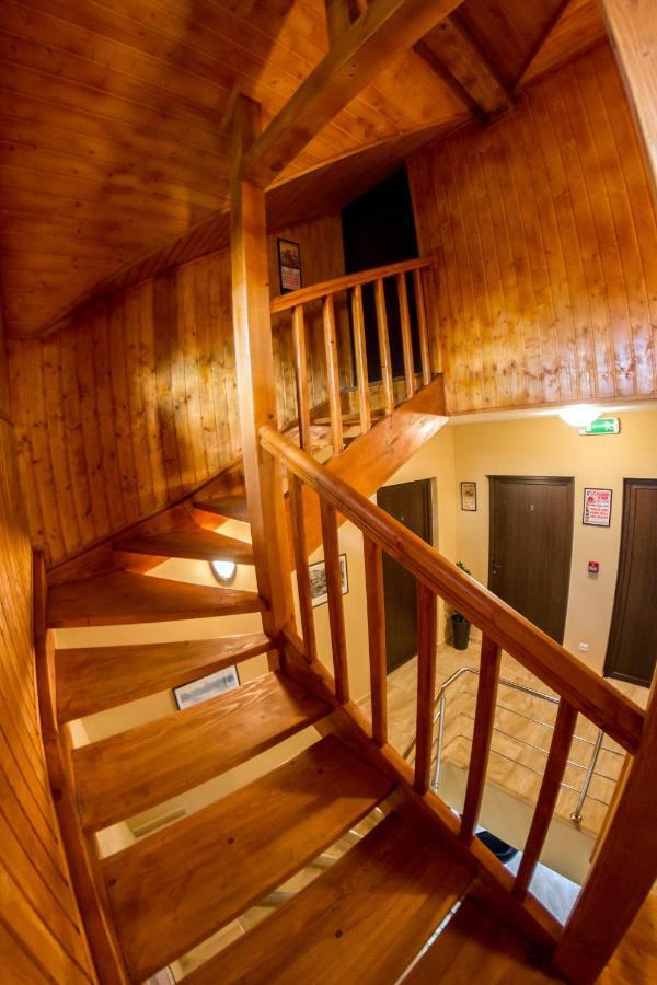 Pensiunea Marina Cîmpina Ngoại thất bức ảnh